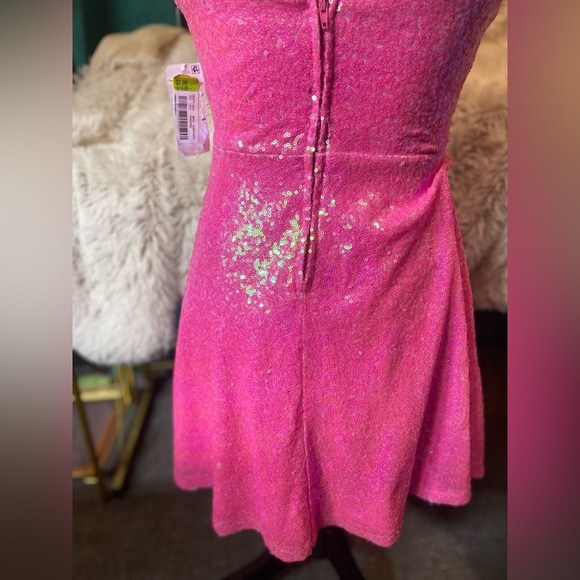 NWT! Sz 5 Bright Pink Sequin Prom/Homecoming Dress - Picture 11 of 12